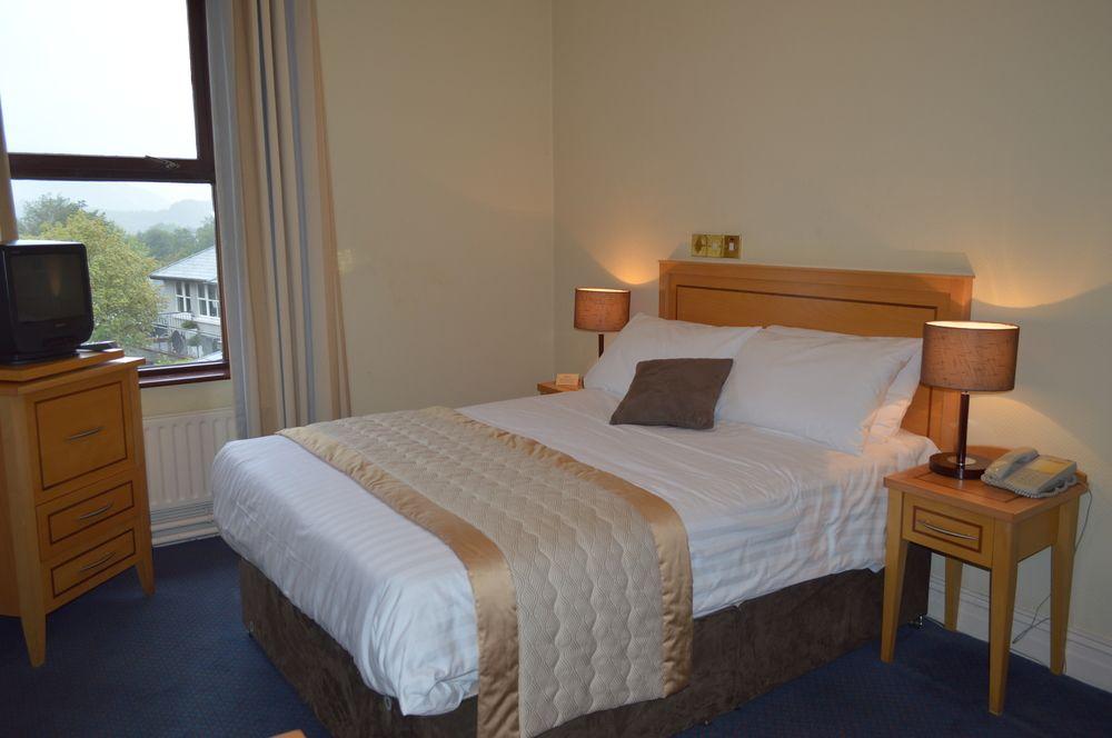 The Lakeside Hotel & Leisure Centre 킬랄로 외부 사진