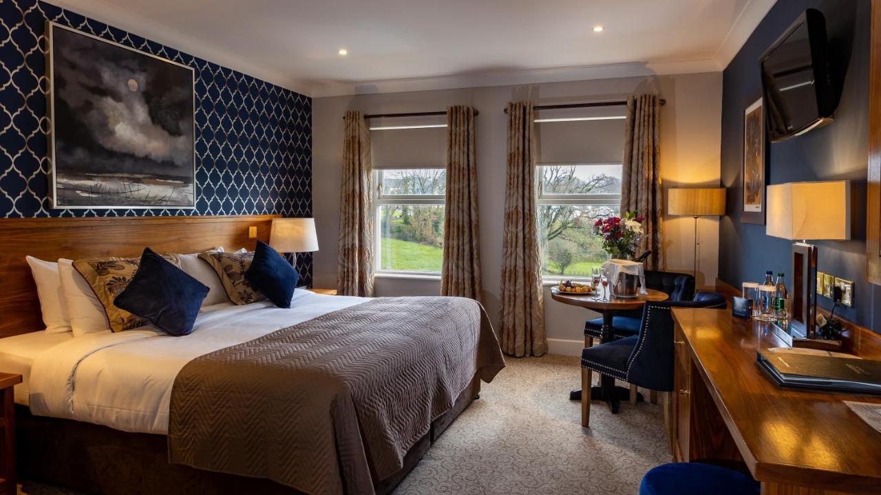 The Lakeside Hotel & Leisure Centre 킬랄로 외부 사진