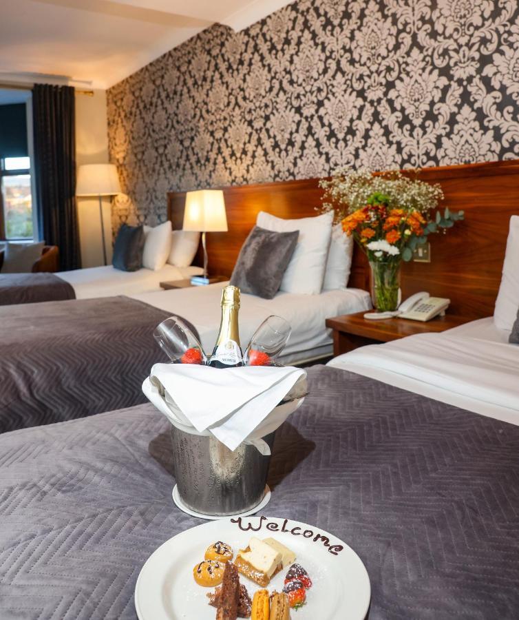 The Lakeside Hotel & Leisure Centre 킬랄로 외부 사진