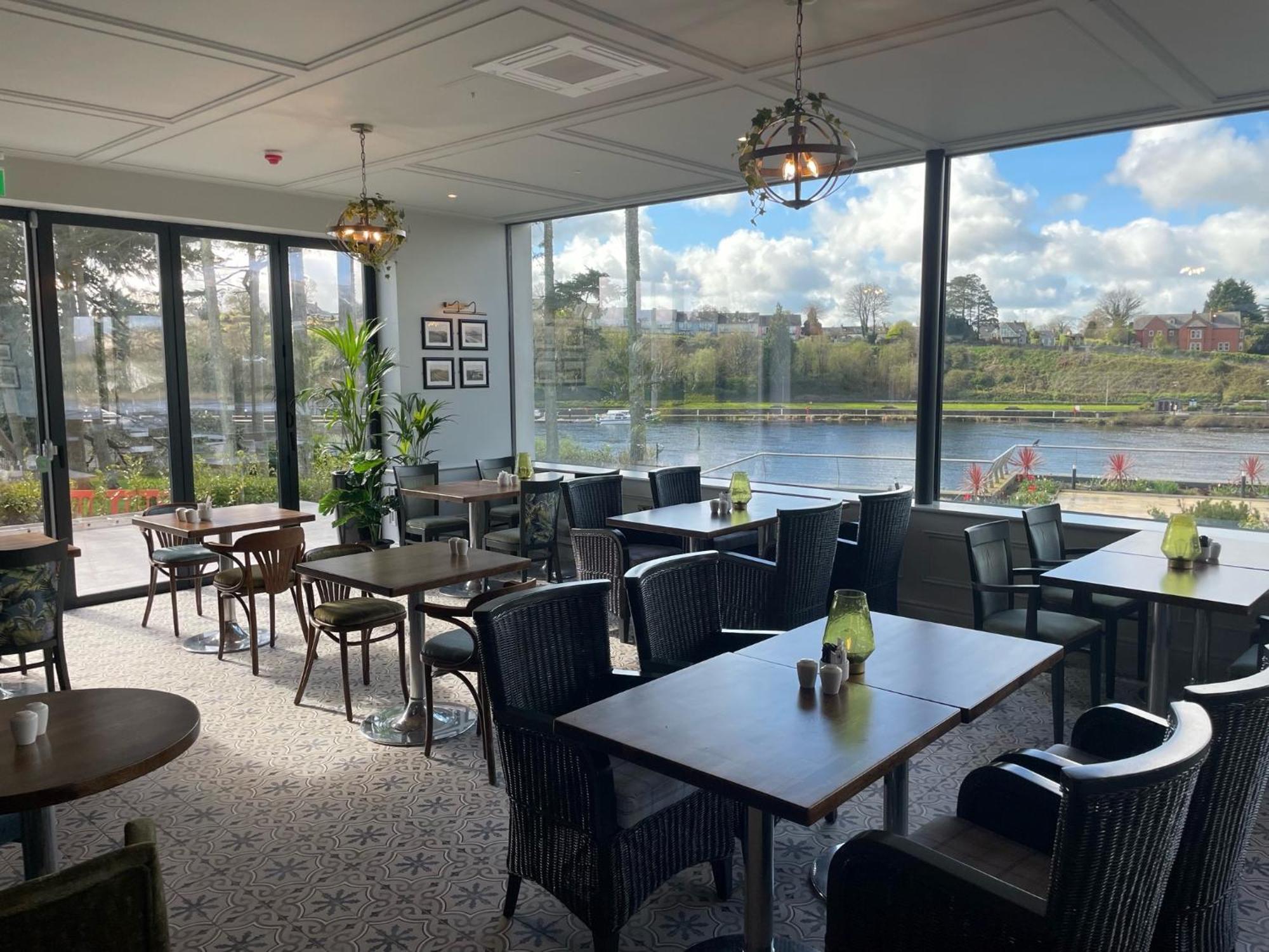 The Lakeside Hotel & Leisure Centre 킬랄로 외부 사진