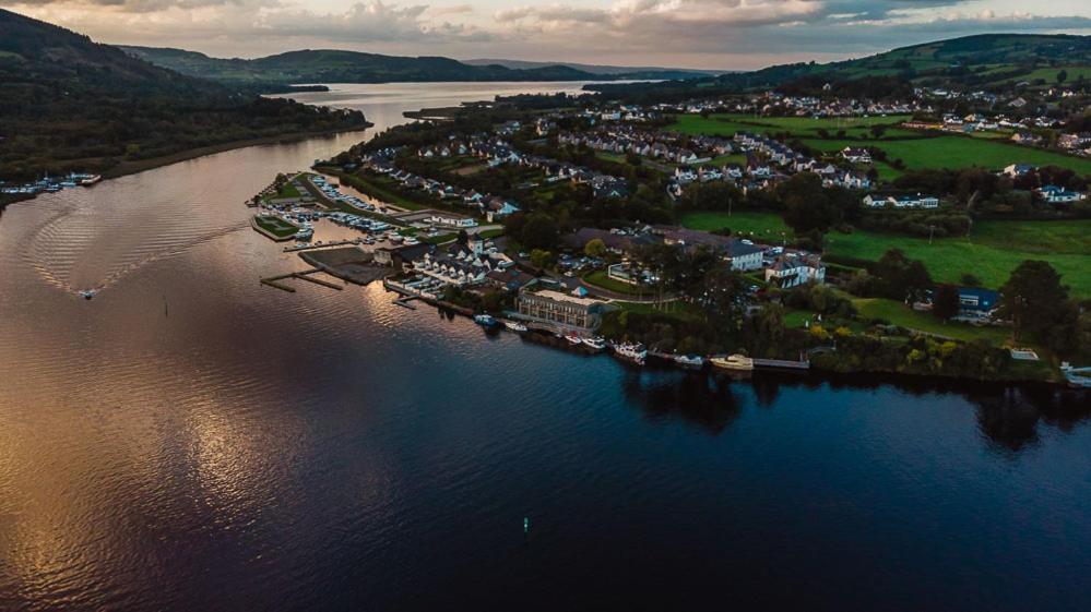 The Lakeside Hotel & Leisure Centre 킬랄로 외부 사진